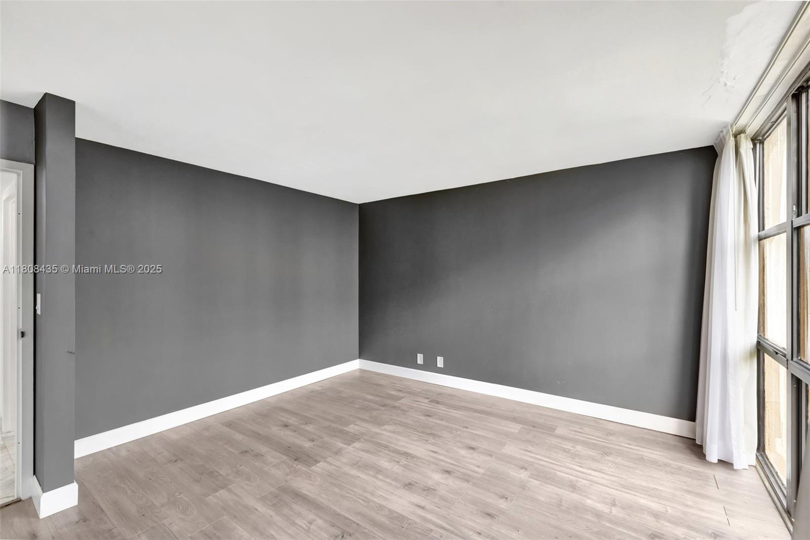 16919 N Bay Rd 521 Property Photo 18
