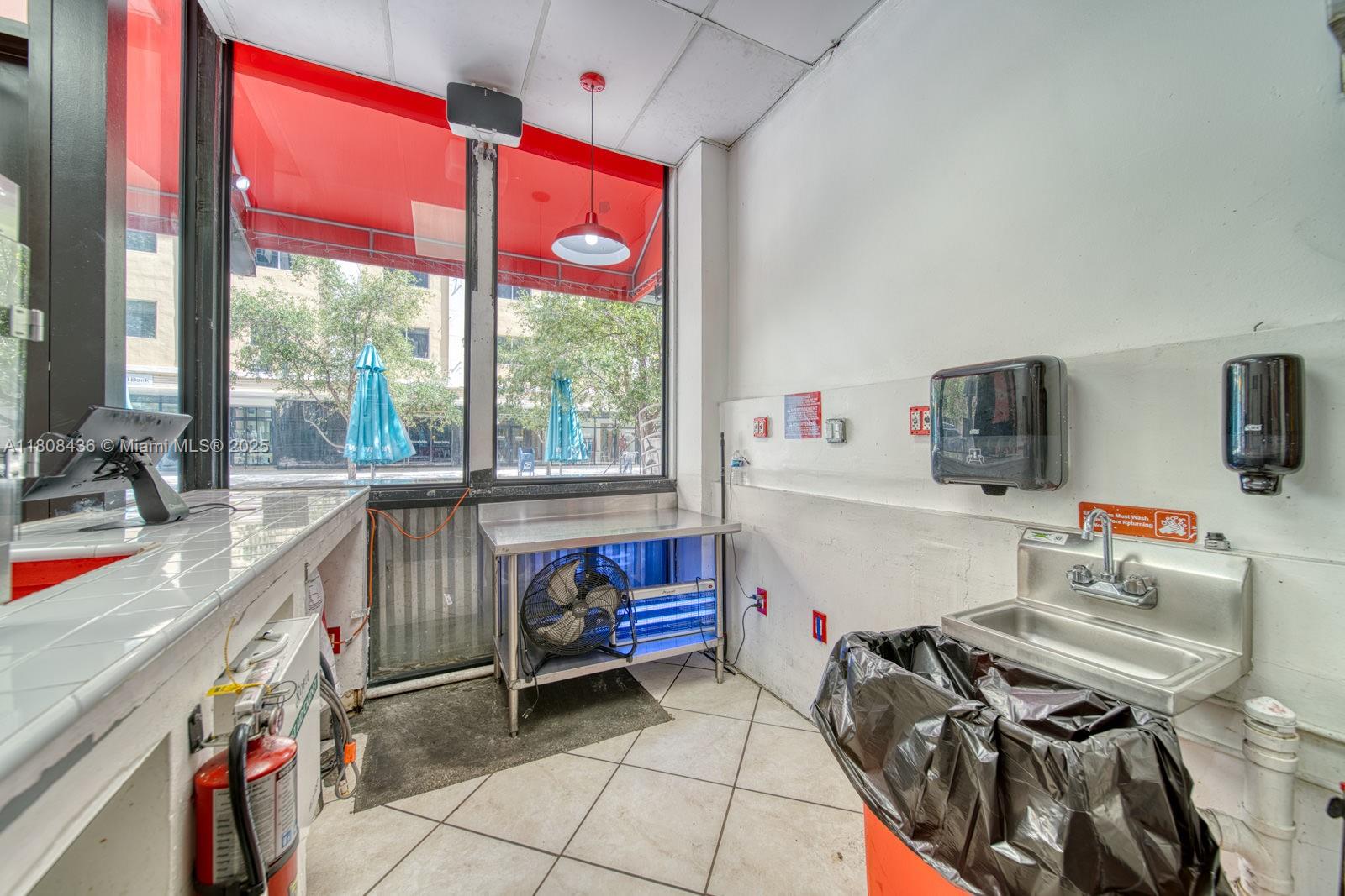 Quick Service Restaurant For Sale In Downtown Miami Property Photo 11