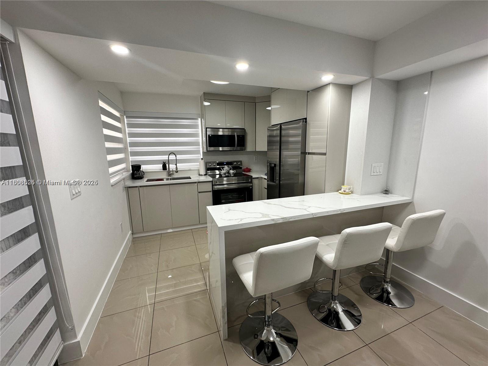 1140 Independence Trl 1140-j Property Photo 1