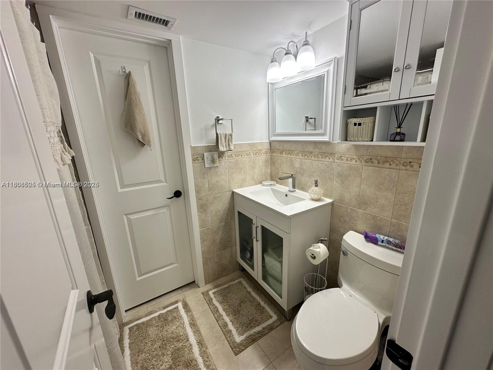 1140 Independence Trl 1140-j Property Photo 5