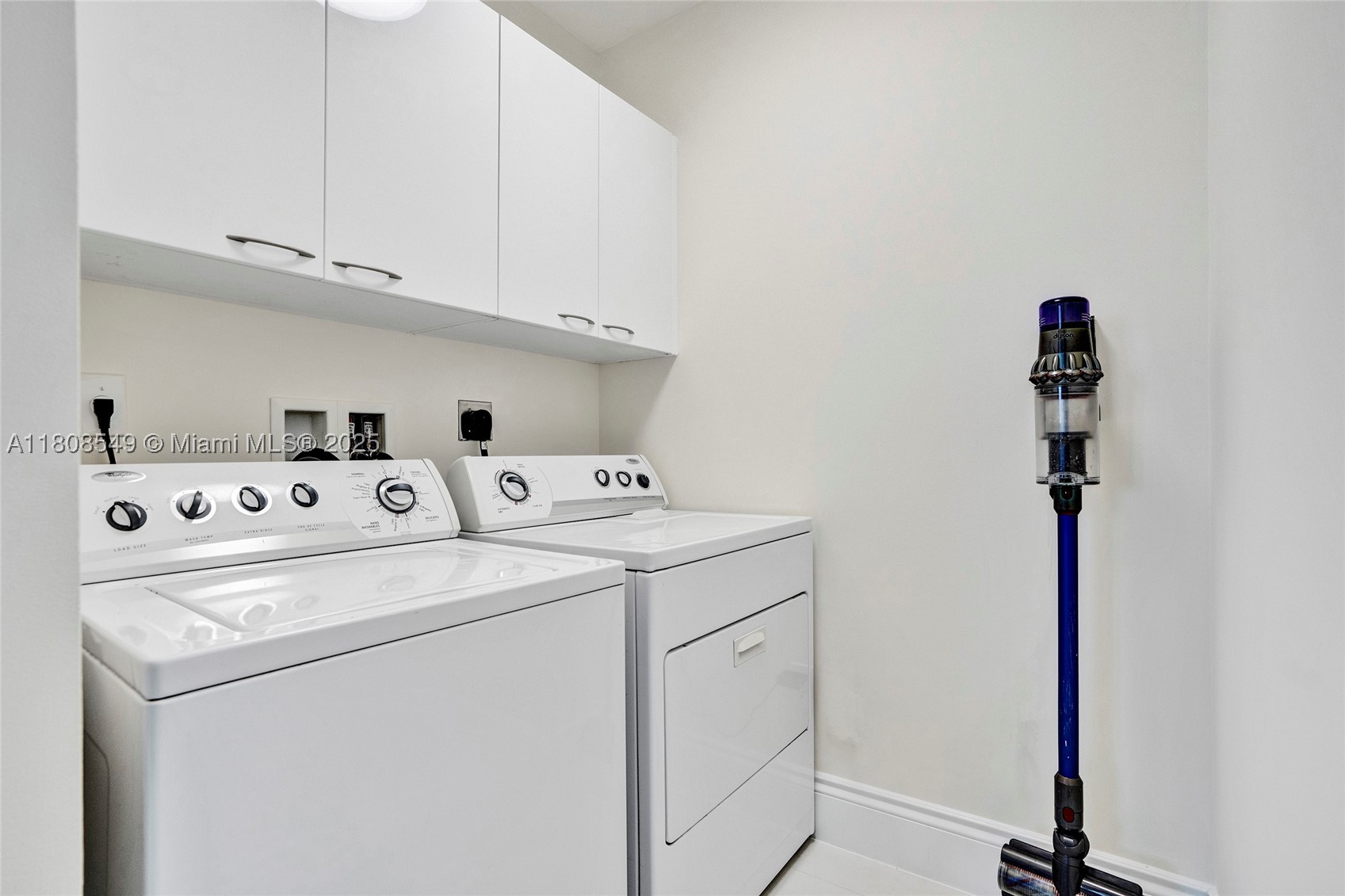 16001 Collins Ave 1604 Property Photo 13