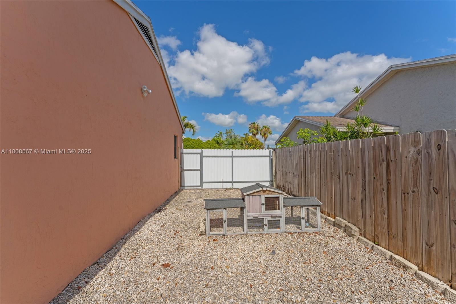 1747 N Goldeneye Ln Property Photo 28