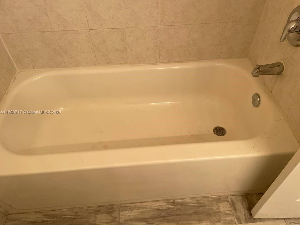 1652 Se 28th St 205 Property Photo 6