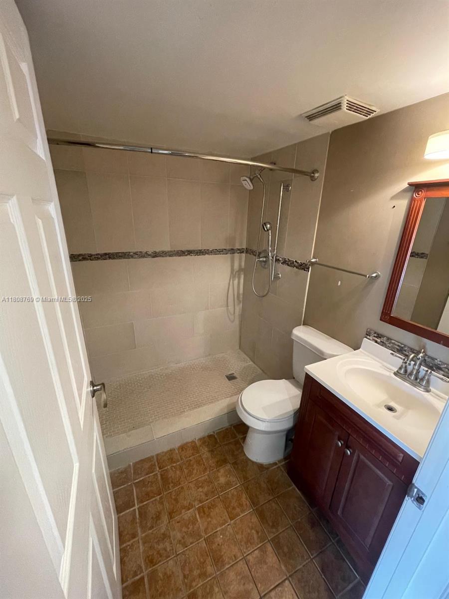 2309 San Remo Cir 2309 Property Photo 8