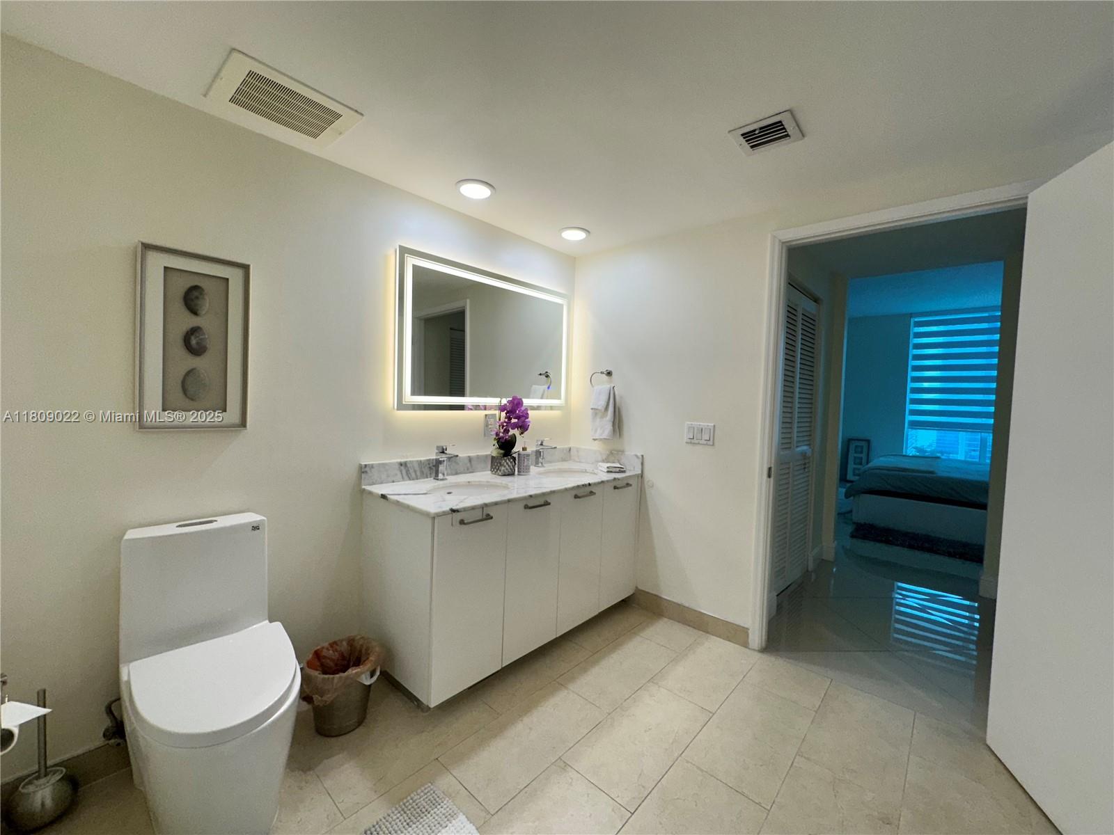 950 Brickell Bay Dr 2607 Property Photo 5