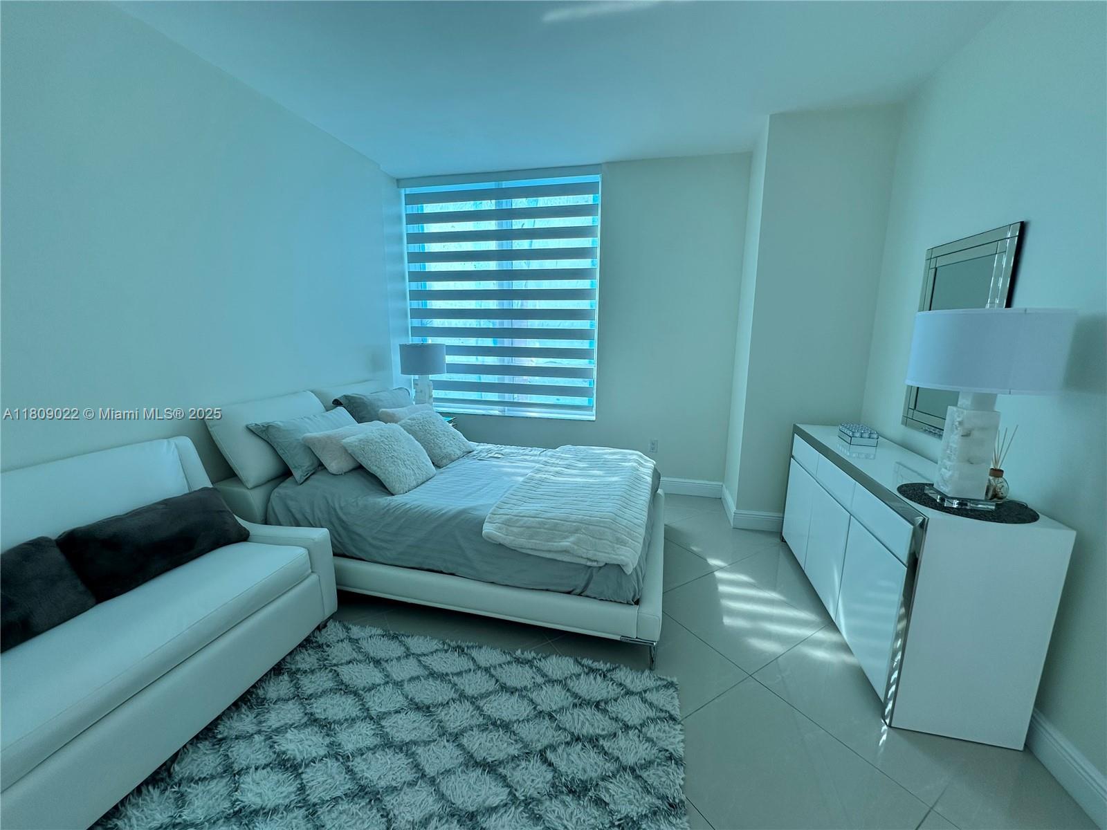 950 Brickell Bay Dr 2607 Property Photo 6