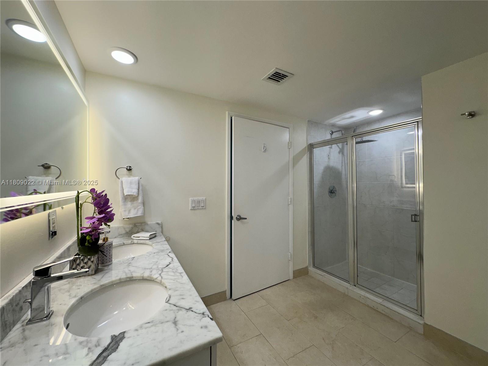 950 Brickell Bay Dr 2607 Property Photo 28