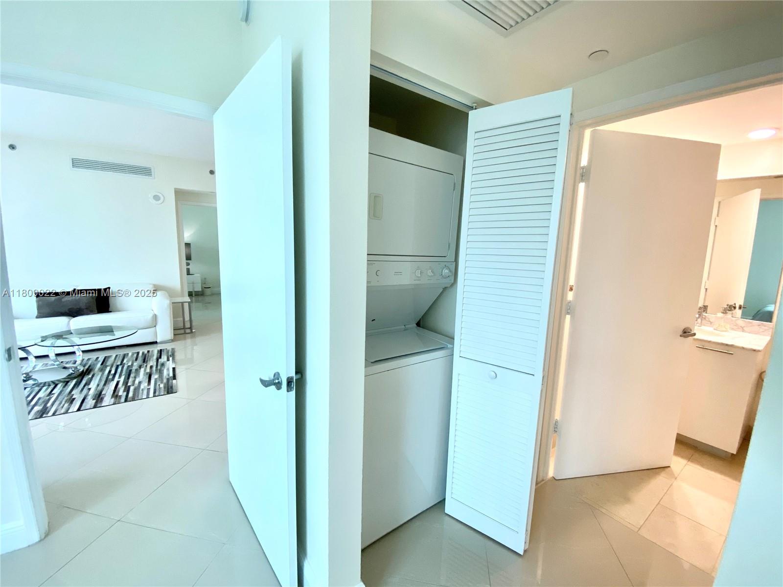 950 Brickell Bay Dr 2607 Property Photo 35