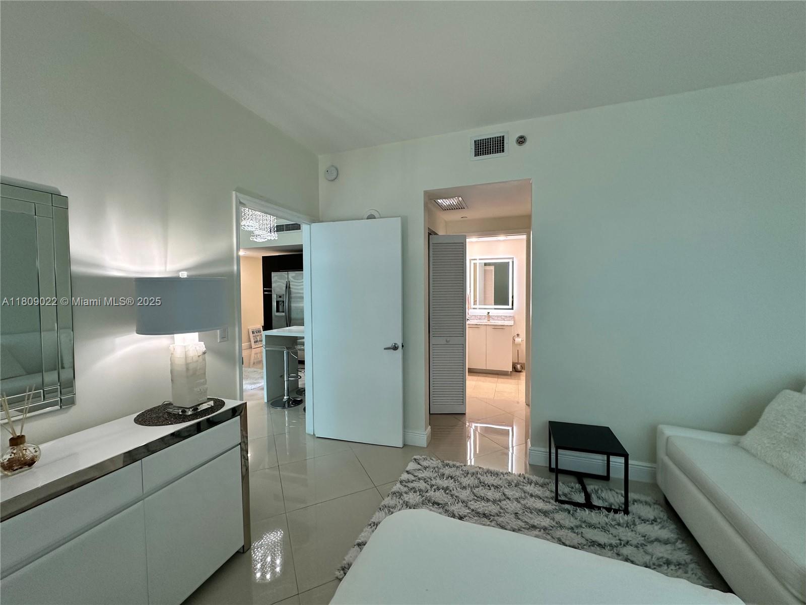 950 Brickell Bay Dr 2607 Property Photo 38
