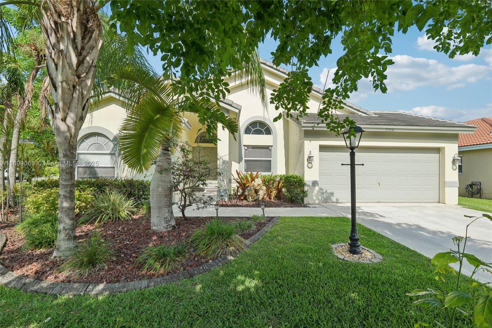5708 Nw 47th Ct Property Photo 1