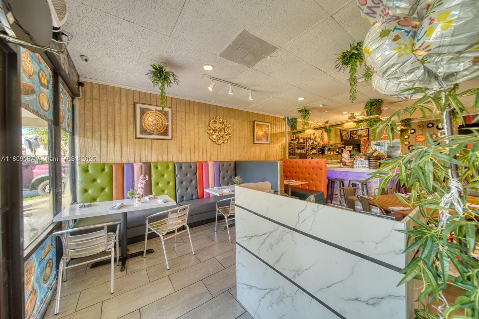 Full Service Restaurant For Sale In The Crossings With Outdoor T Property Photo 3