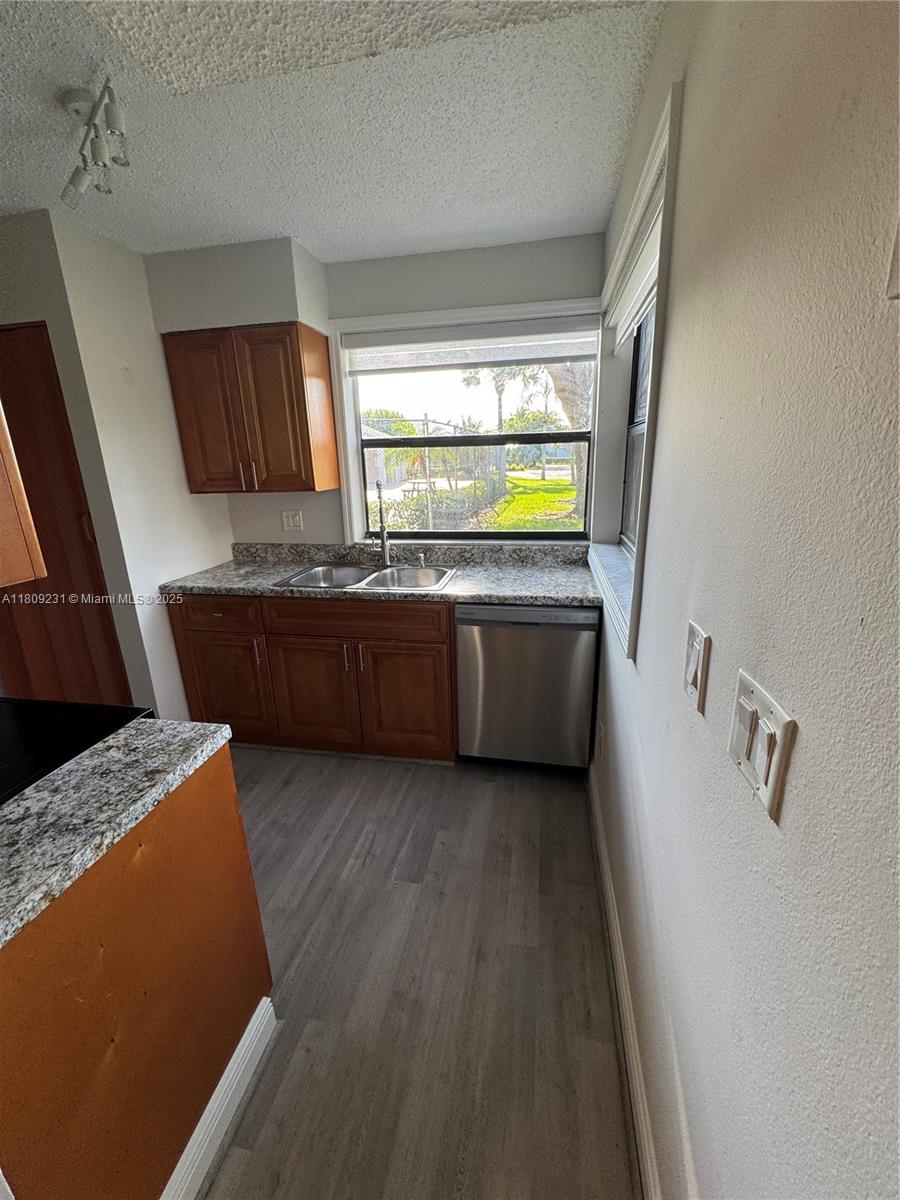 1201 N Liberty Ave 1201f Property Photo 5