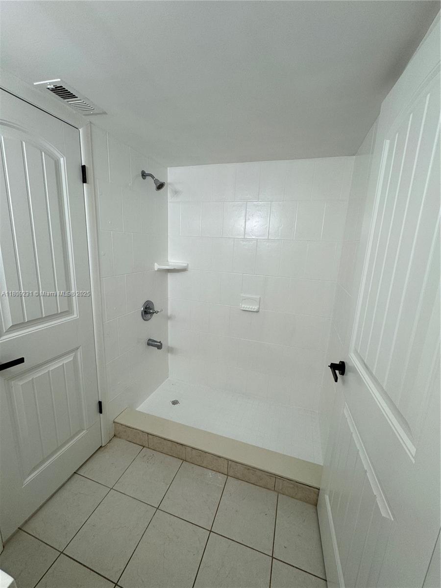 1201 N Liberty Ave 1201f Property Photo 17