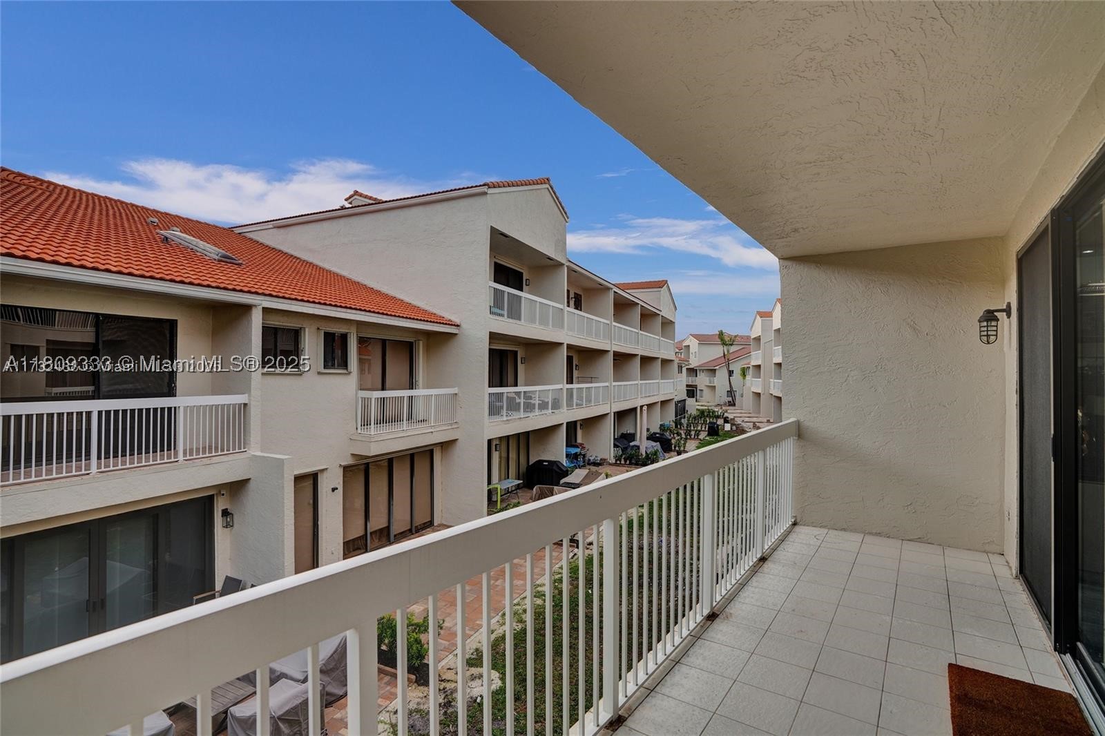 21388 Marina Cove Cir 13-g Property Photo 7
