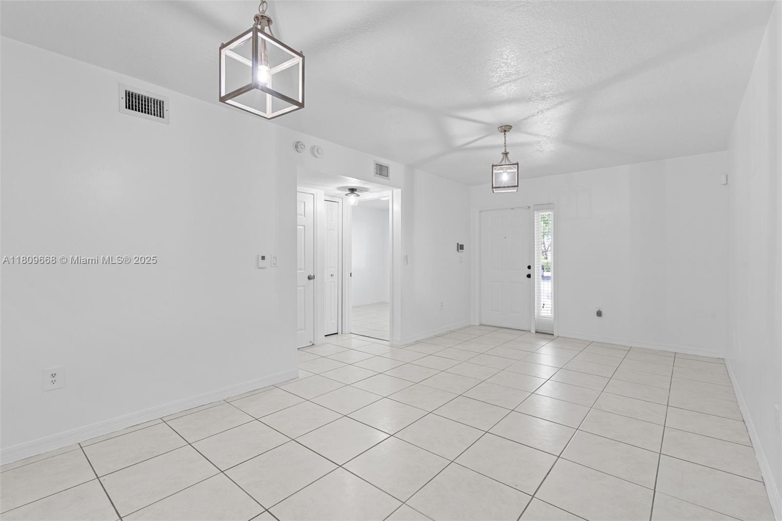 1261 Se 29th St 103-25 Property Photo 9