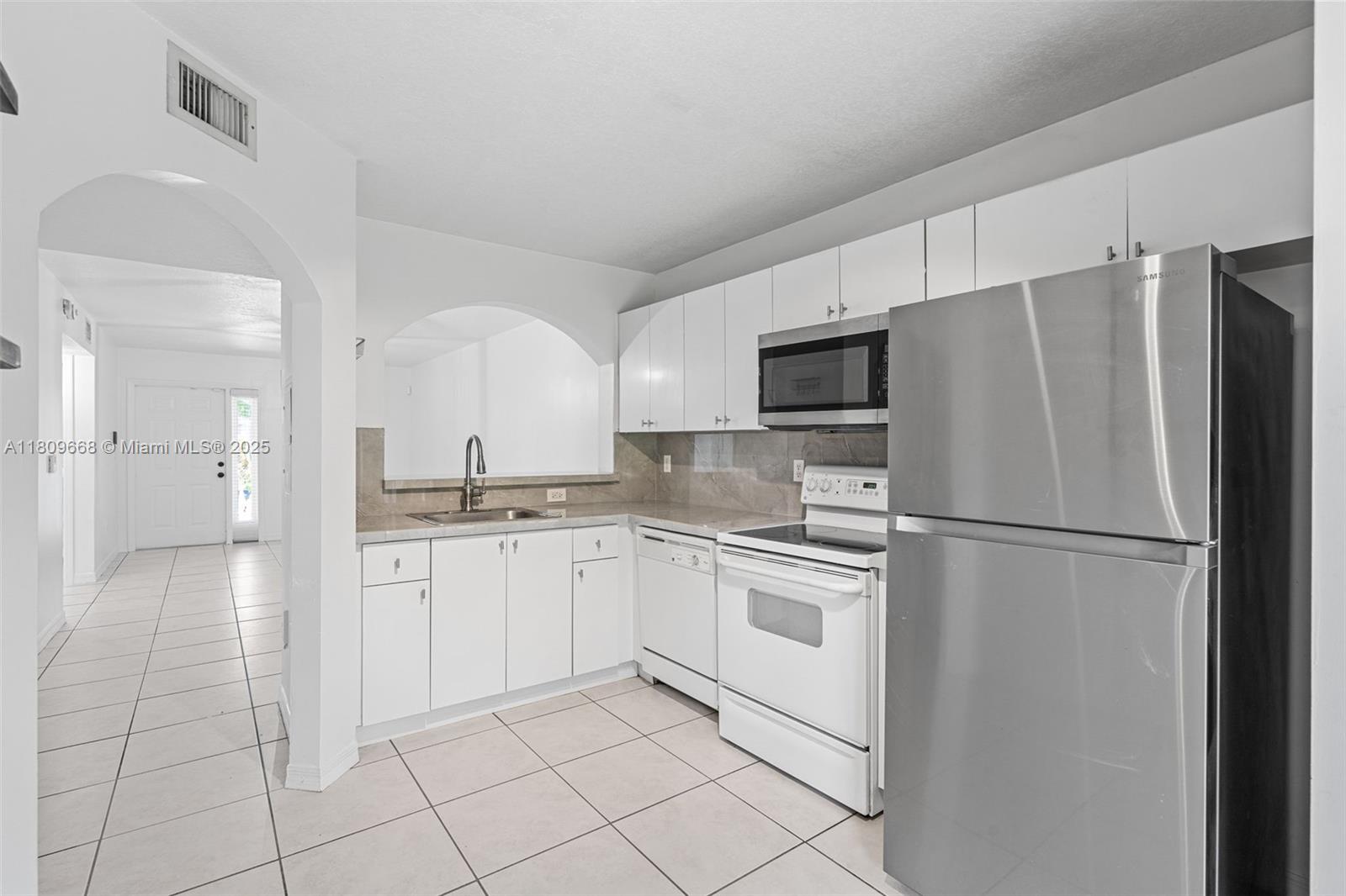 1261 Se 29th St 103-25 Property Photo 14