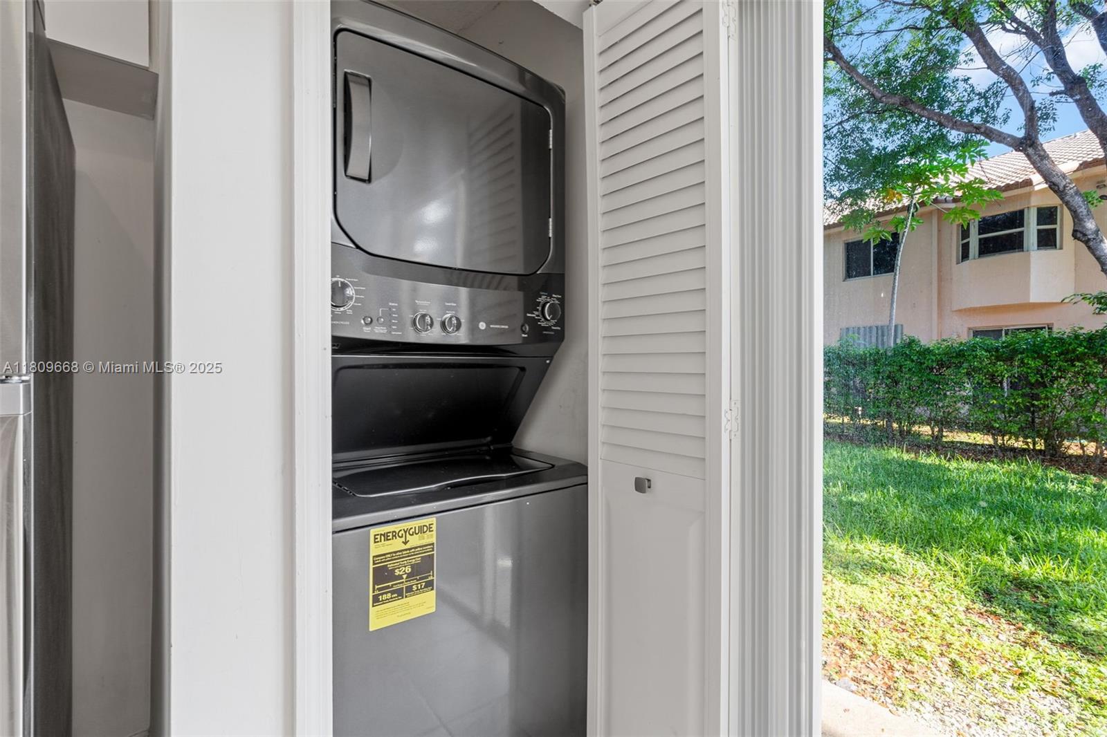 1261 Se 29th St 103-25 Property Photo 15