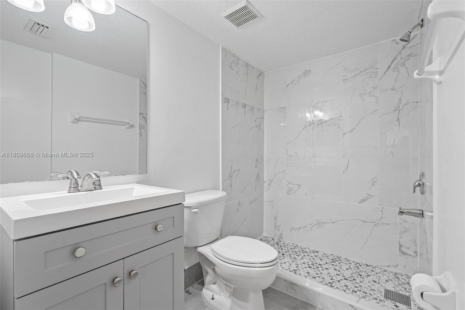 1261 Se 29th St 103-25 Property Photo 19