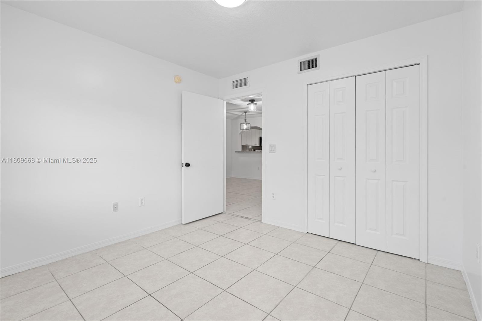 1261 Se 29th St 103-25 Property Photo 21