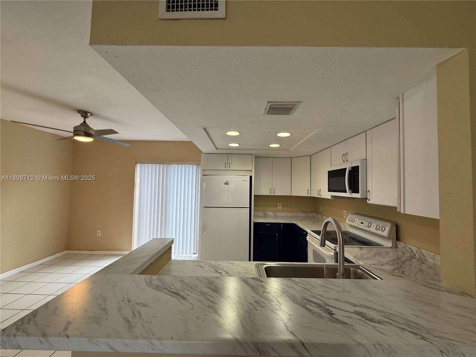 3208 San Remo Cir 3208 Property Photo 4