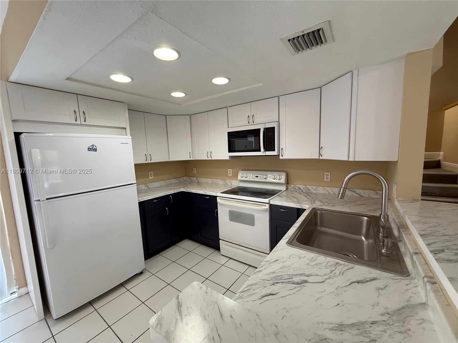 3208 San Remo Cir 3208 Property Photo 5
