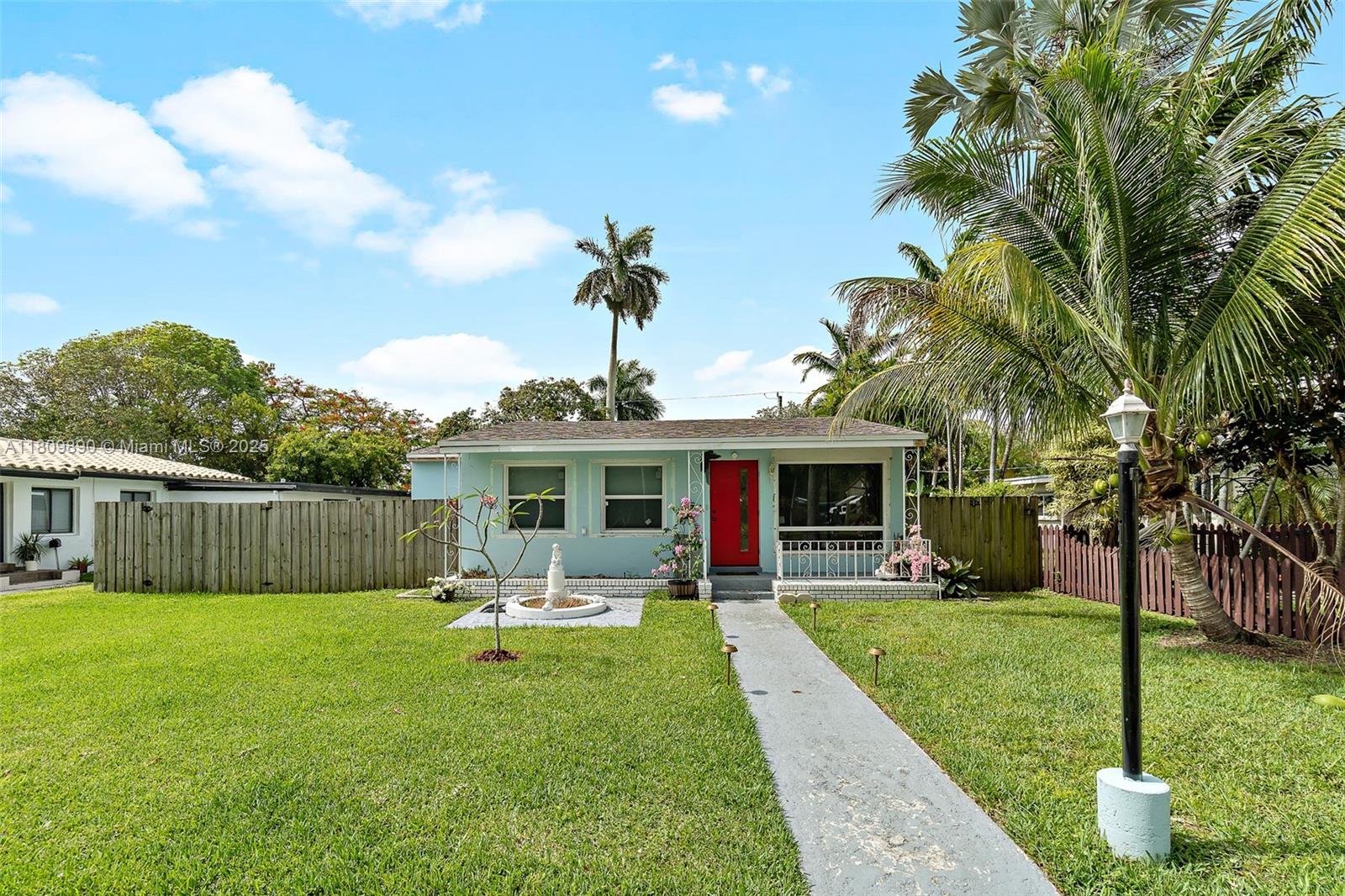 1610 Fletcher St Property Photo 1