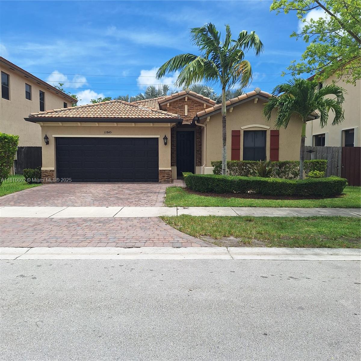 11845 SW 232nd Ln Property Photo 1