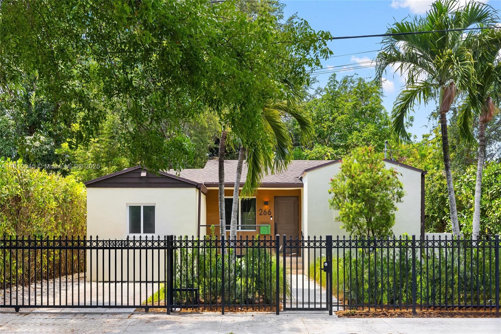 266 Nw 42nd St Property Photo 2