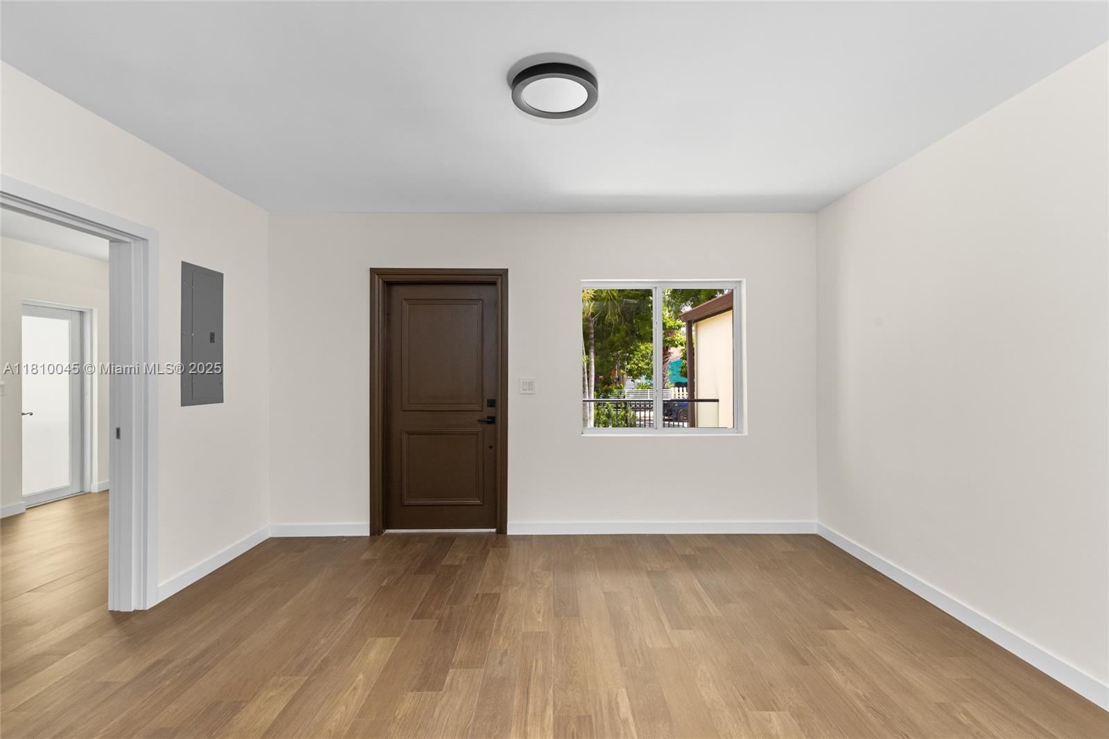 266 Nw 42nd St Property Photo 4