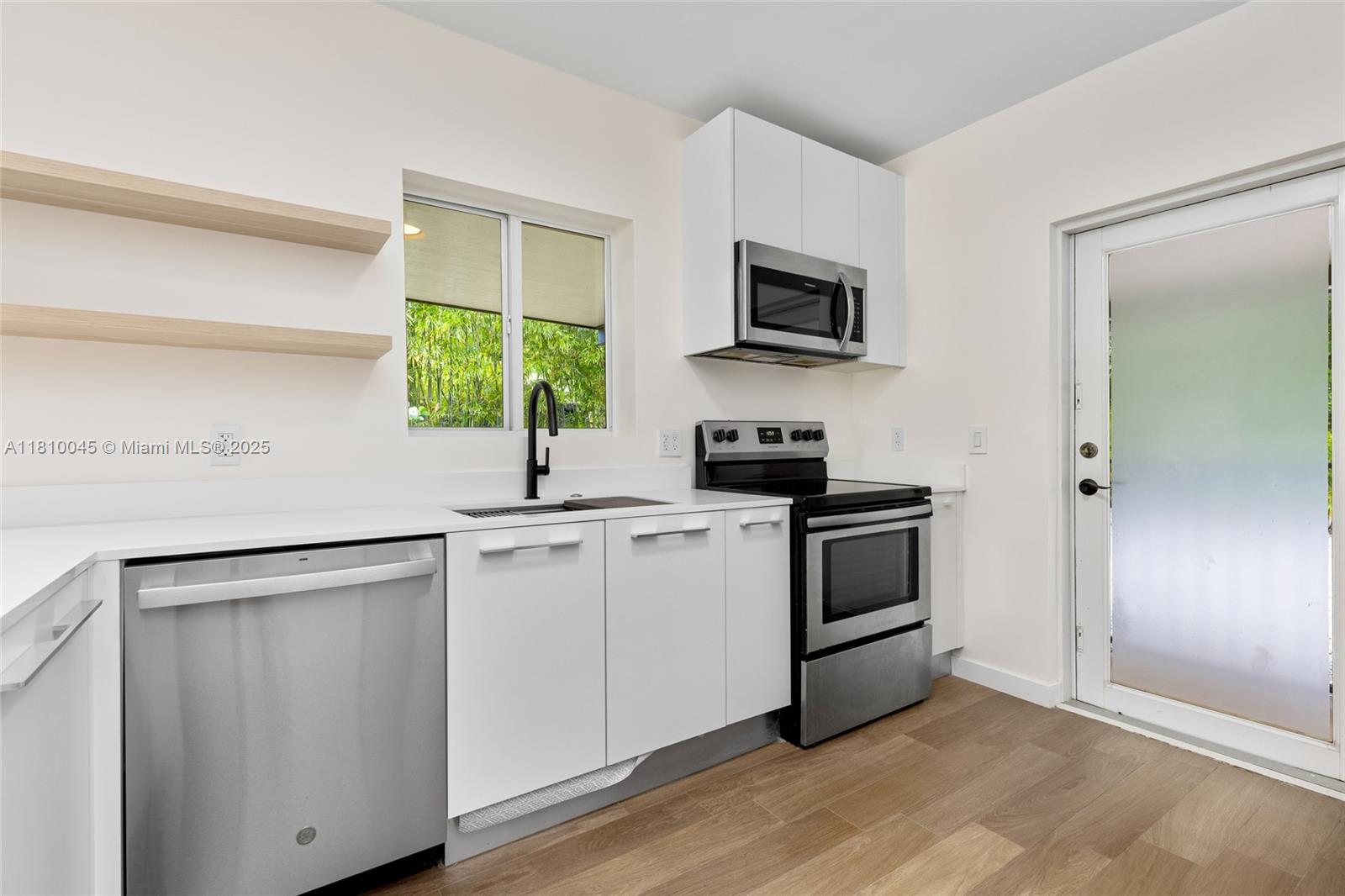 266 Nw 42nd St Property Photo 9