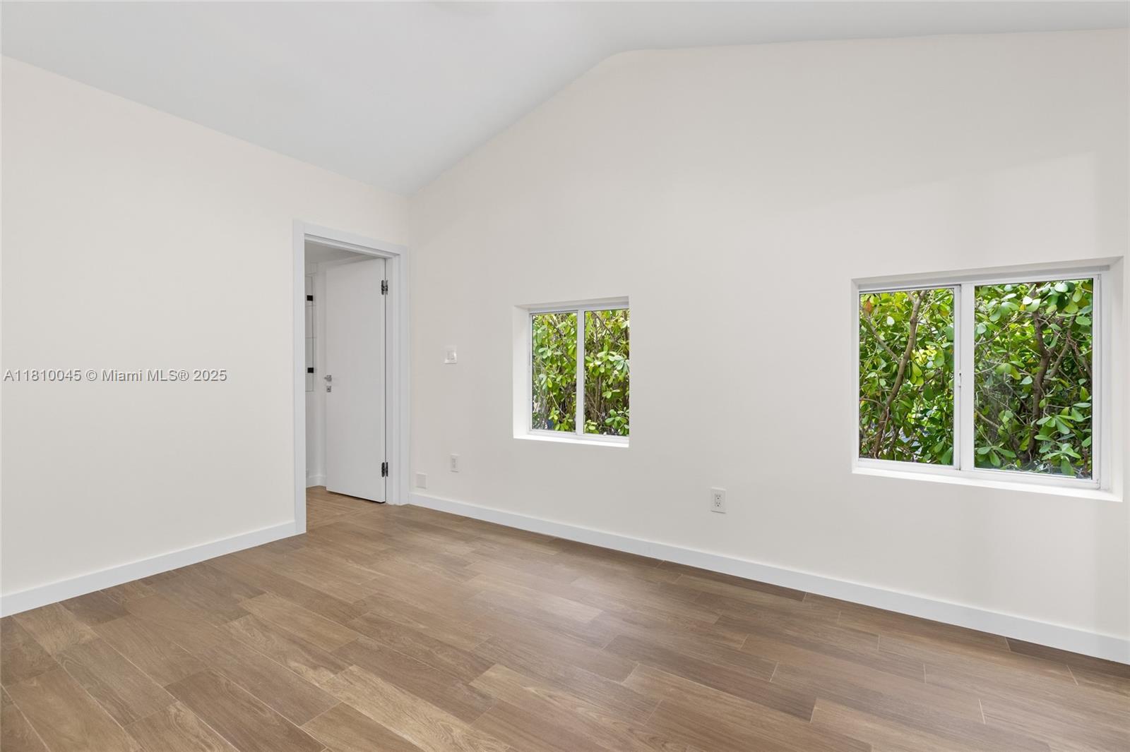 266 Nw 42nd St Property Photo 13