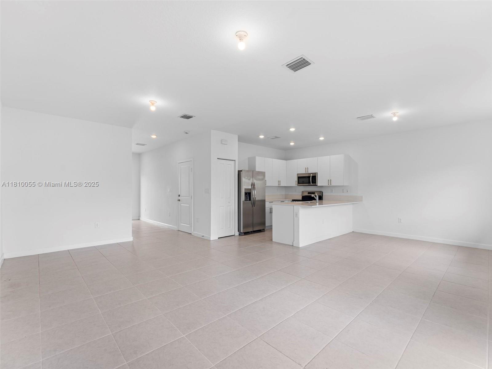 1421 Se 7th Ter Property Photo 12