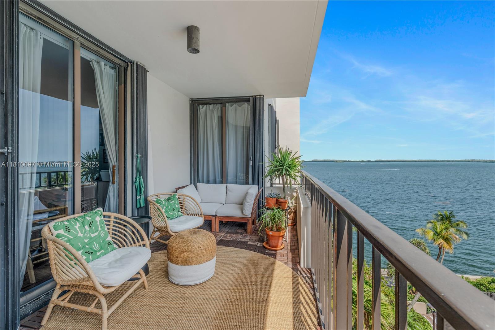 520 Brickell Key Dr A707 Property Photo 1