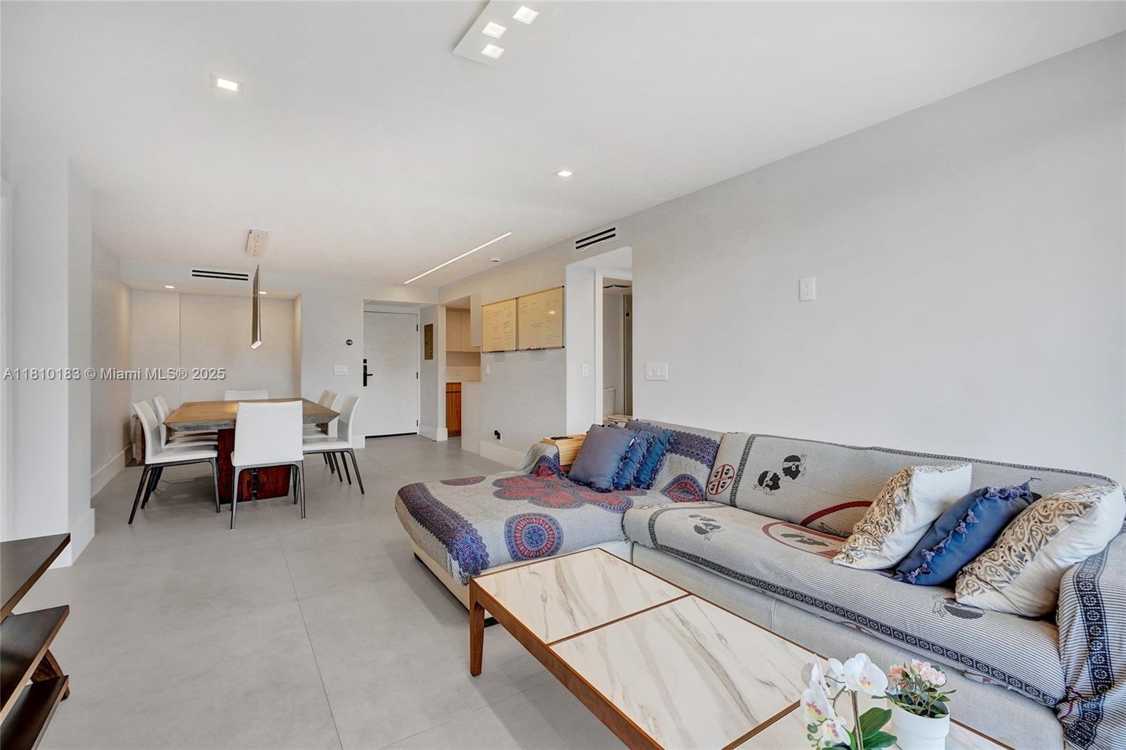 3401 N Country Club Dr 619 Property Photo 4