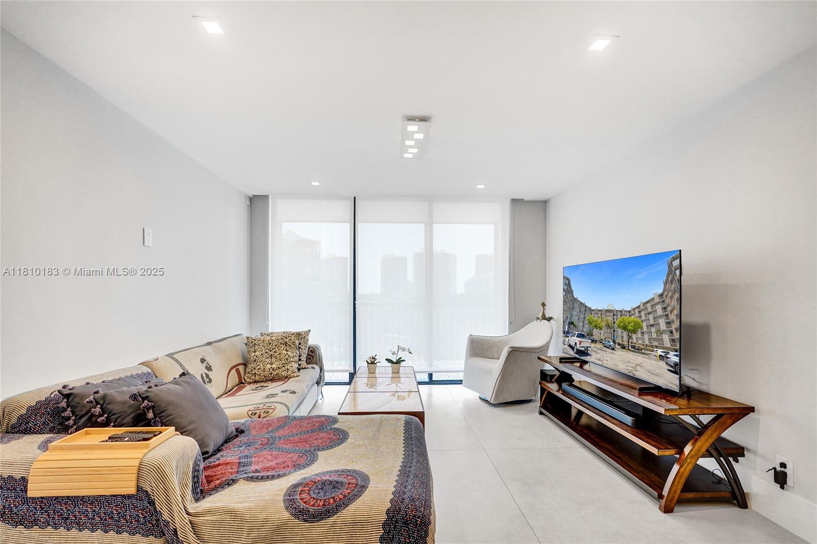 3401 N Country Club Dr 619 Property Photo 6