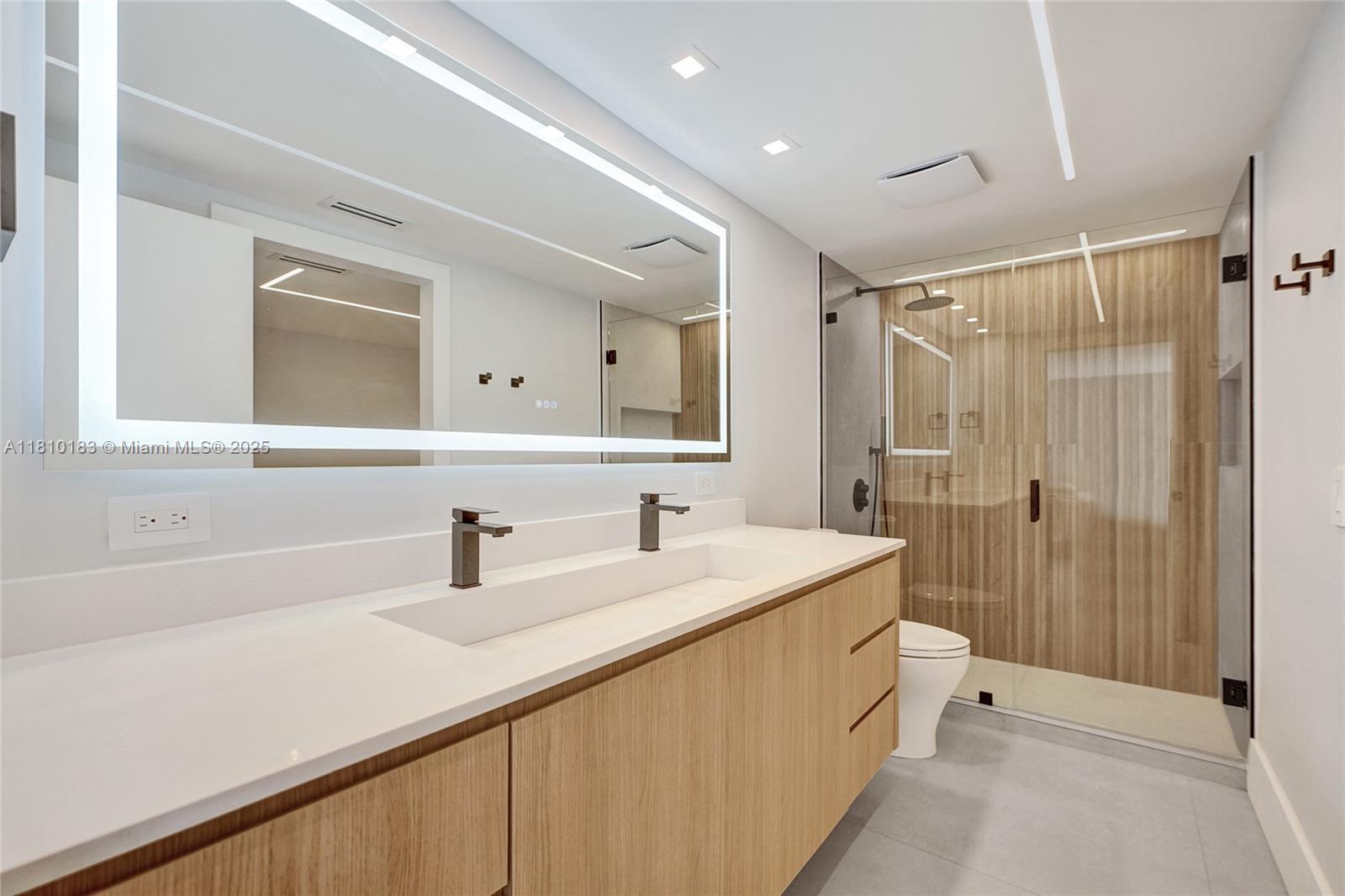 3401 N Country Club Dr 619 Property Photo 9