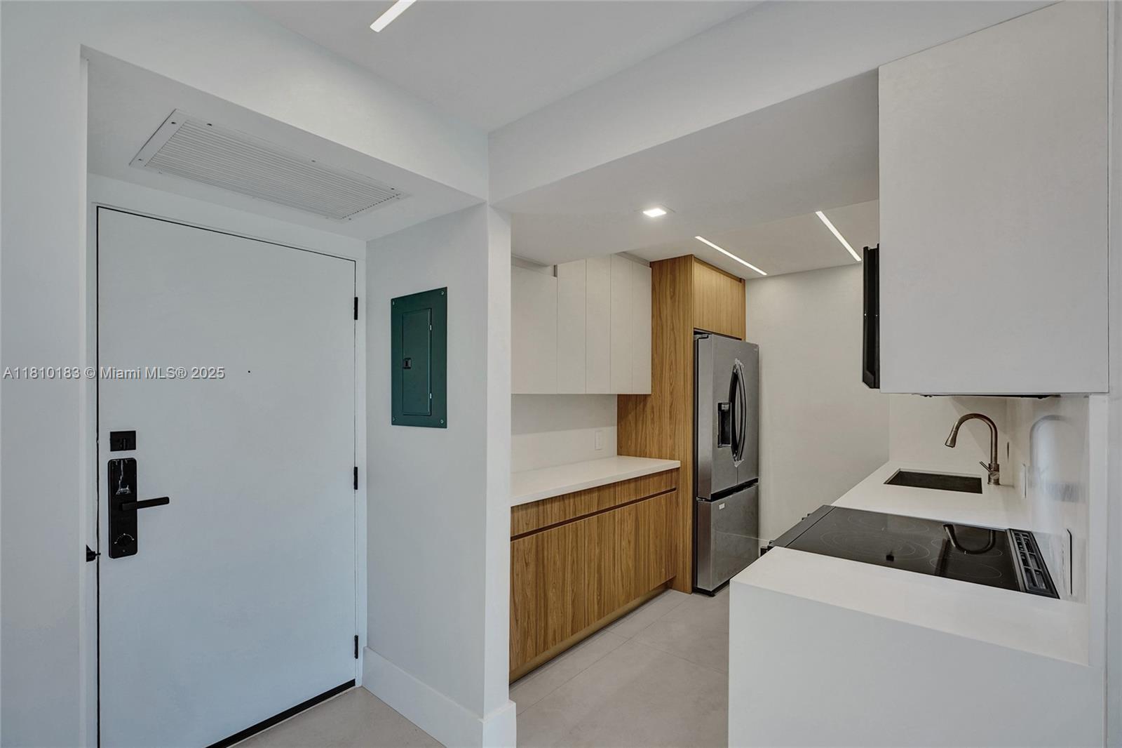 3401 N Country Club Dr 619 Property Photo 11