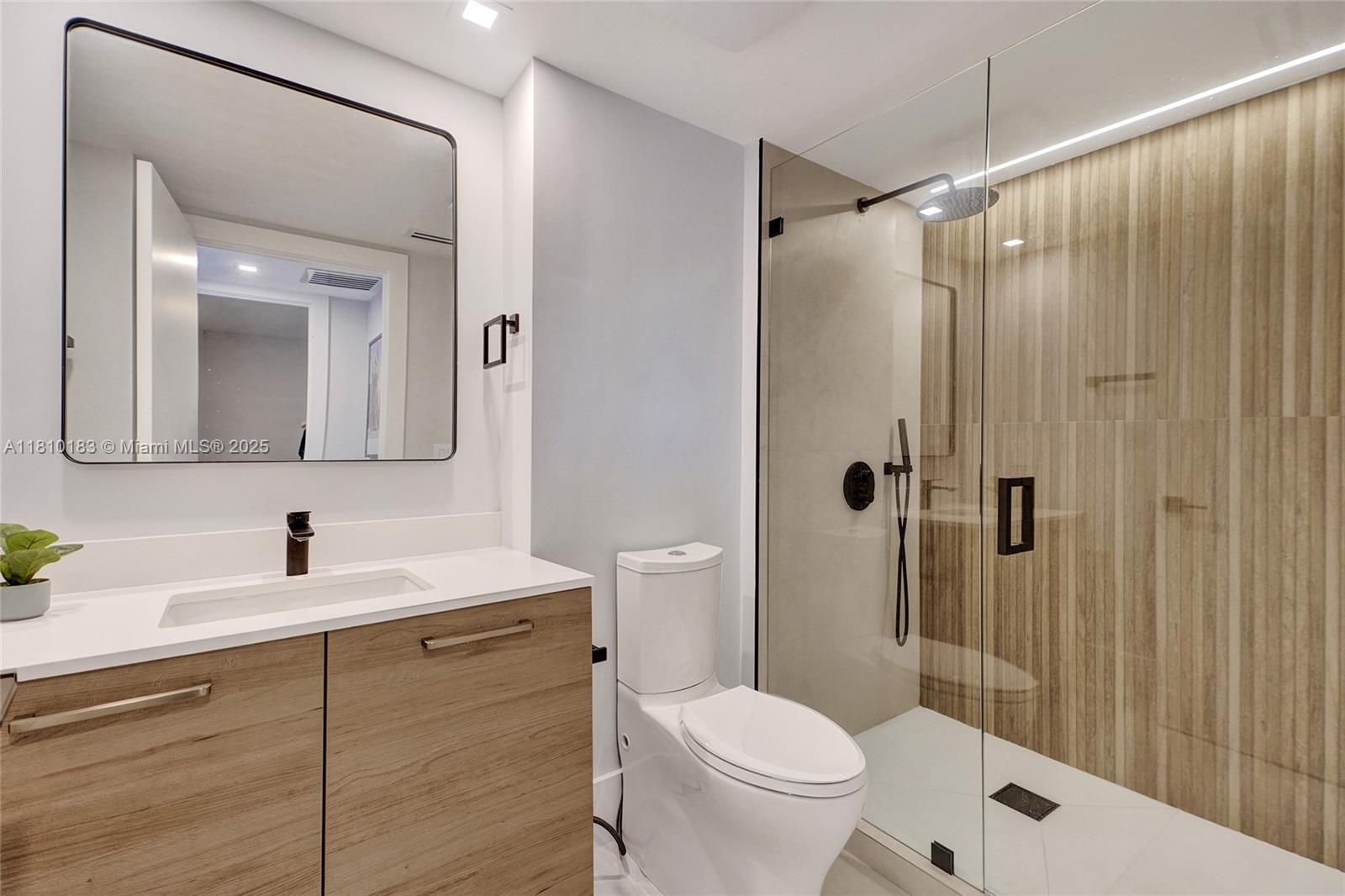 3401 N Country Club Dr 619 Property Photo 16