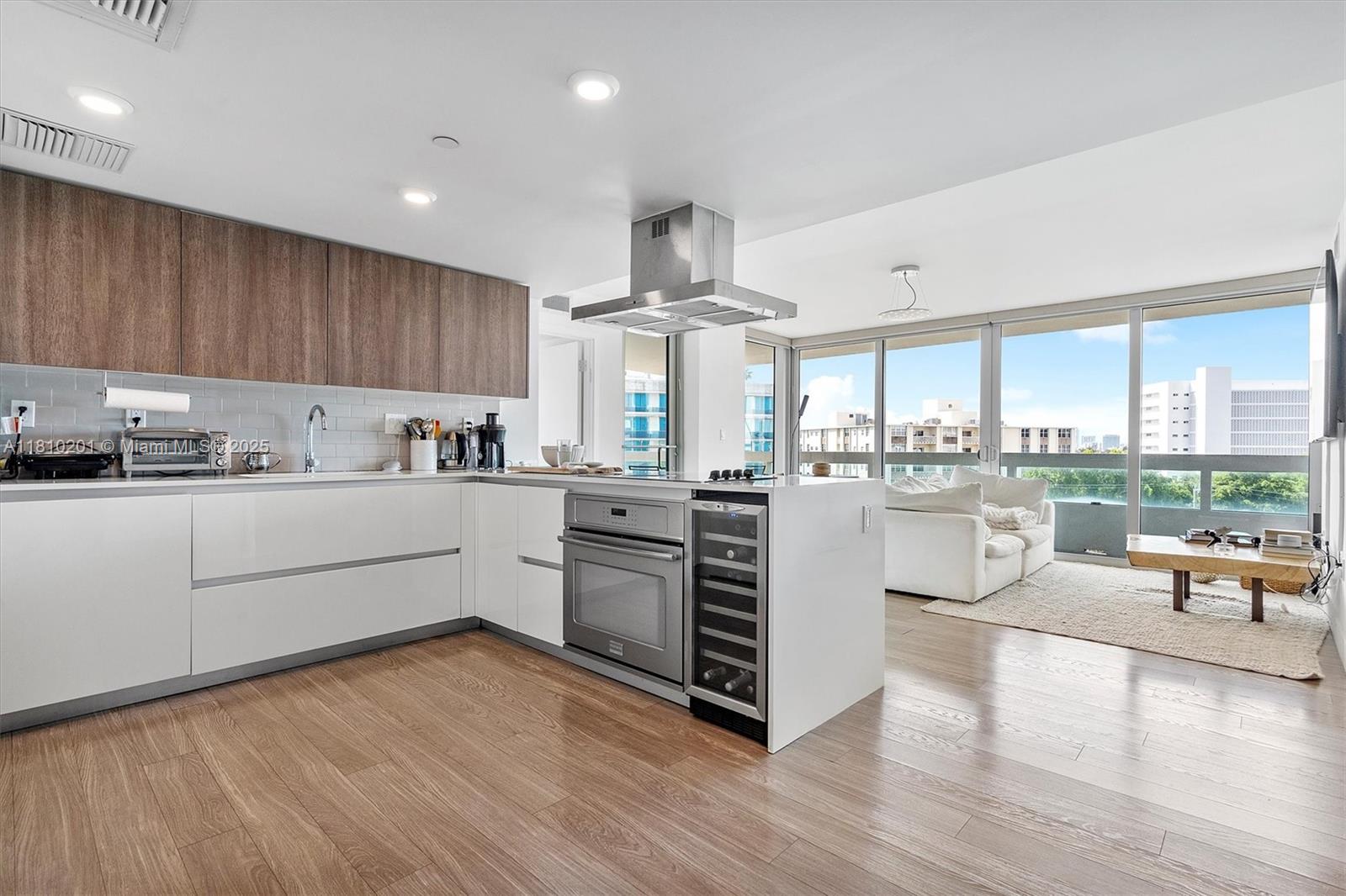 1025 92nd St 707 Property Photo 1