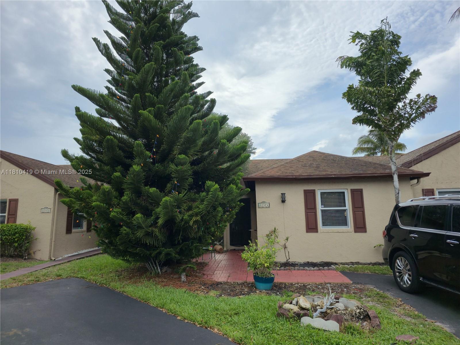 22374 Sw 57th Cir Property Photo 1