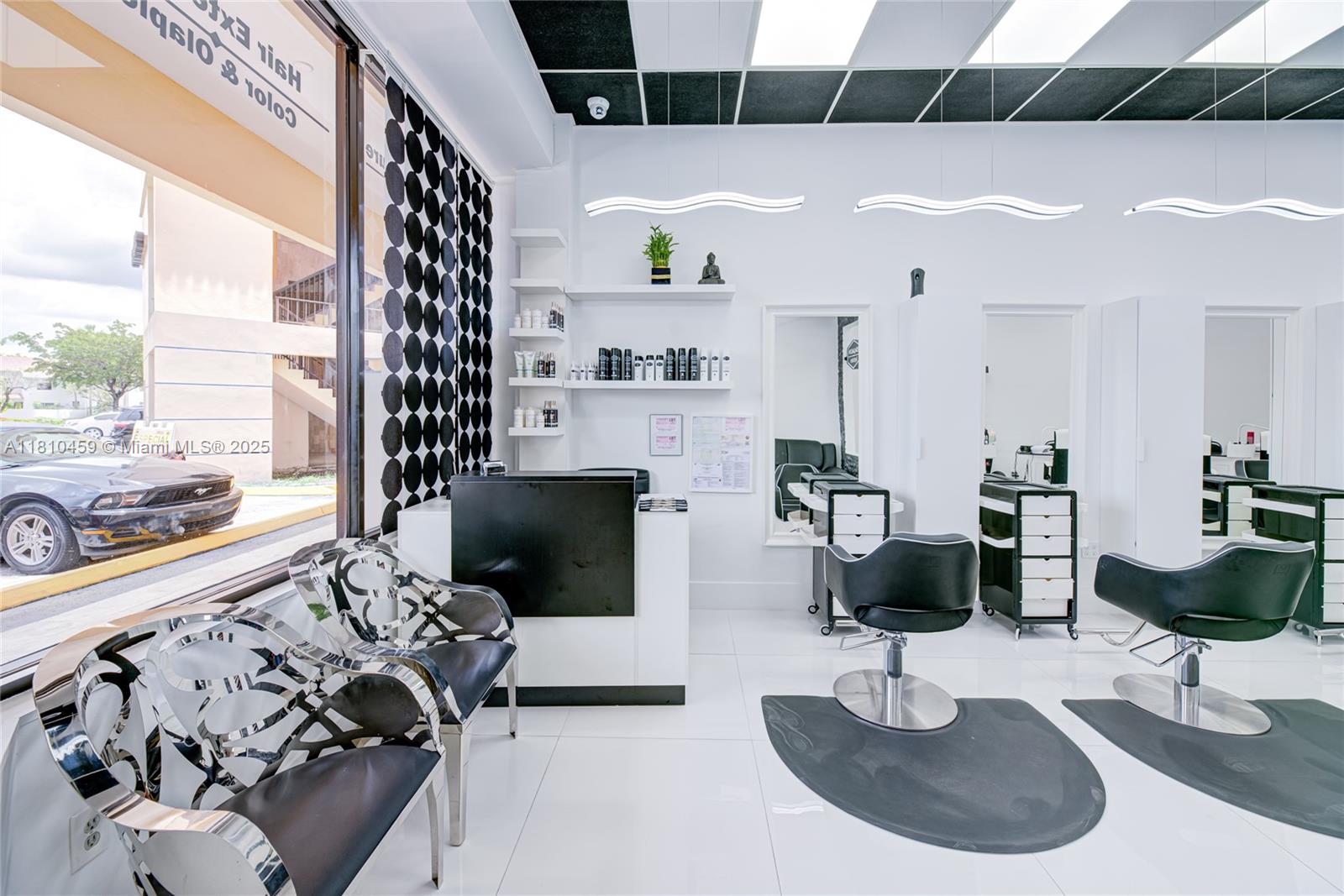 Beauty & Nail Salon For Sale In Fontainebleau Property Photo 5