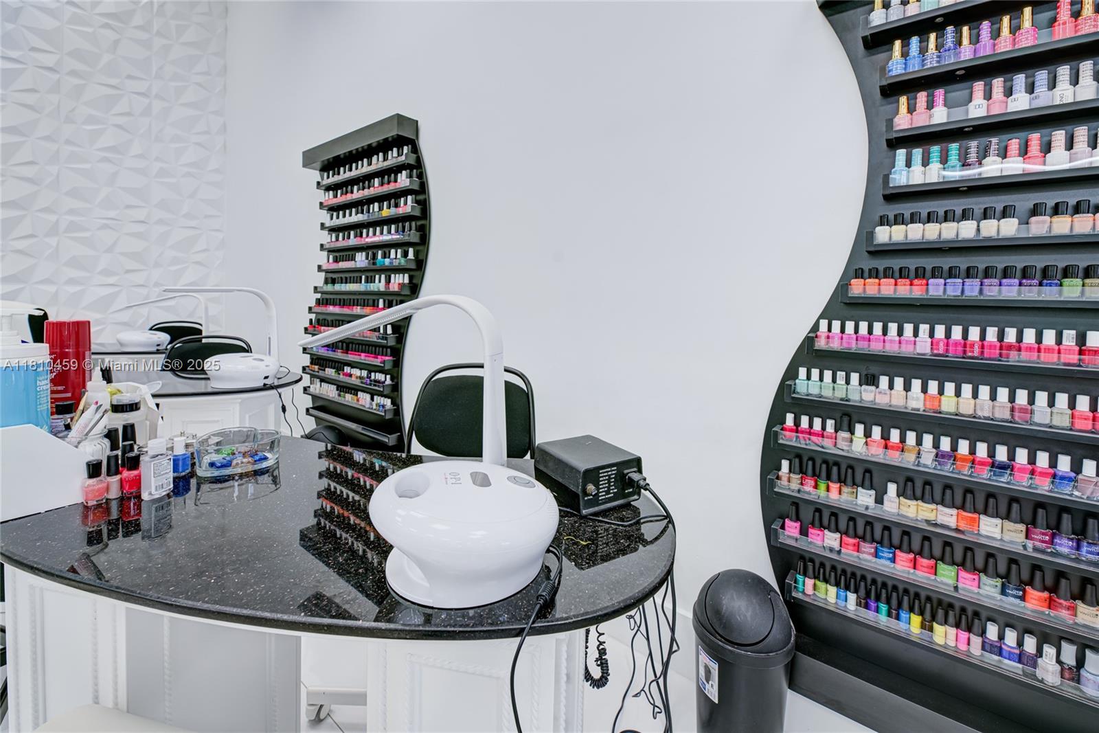 Beauty & Nail Salon For Sale In Fontainebleau Property Photo 9
