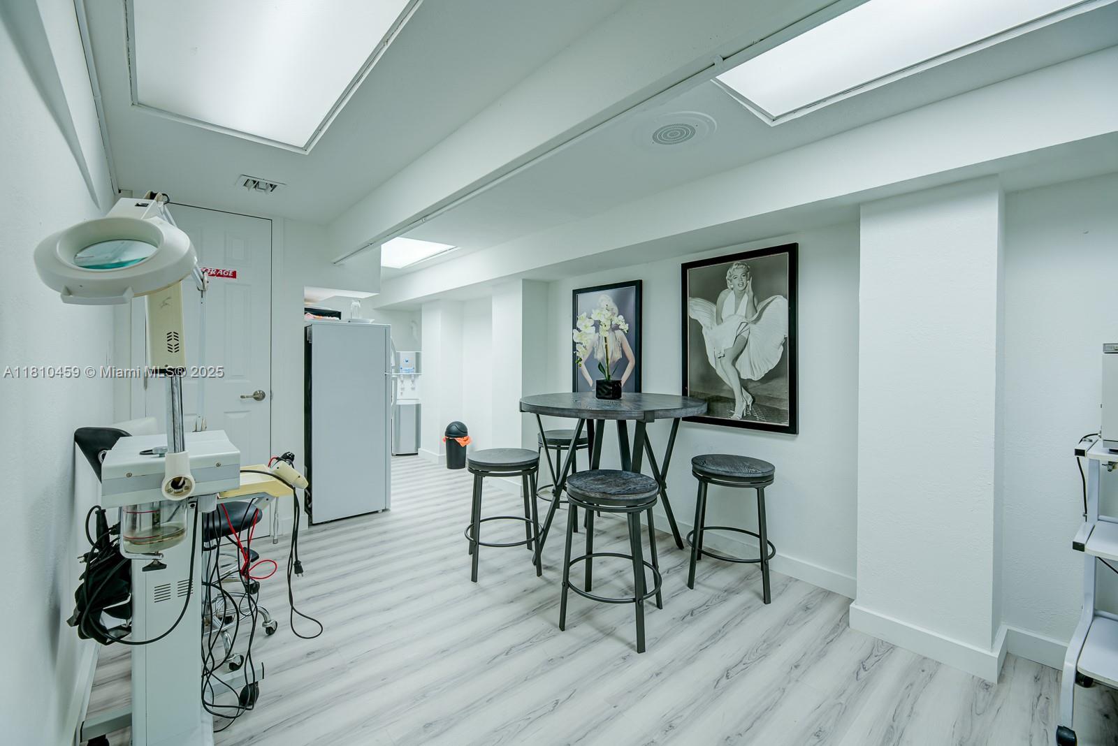 Beauty & Nail Salon For Sale In Fontainebleau Property Photo 16