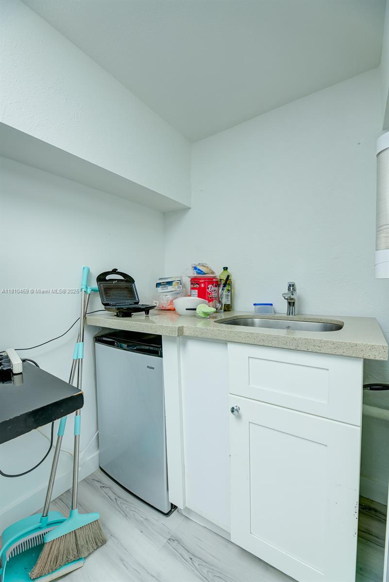 Beauty & Nail Salon For Sale In Fontainebleau Property Photo 21