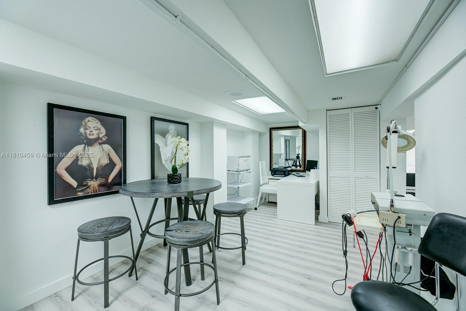 Beauty & Nail Salon For Sale In Fontainebleau Property Photo 24