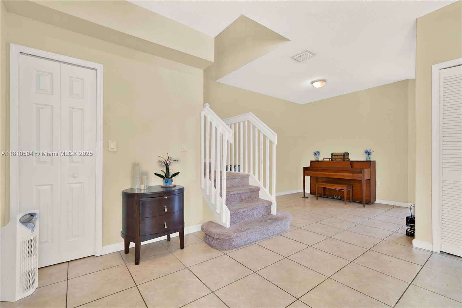 2529 Se 15th Pl Property Photo 4