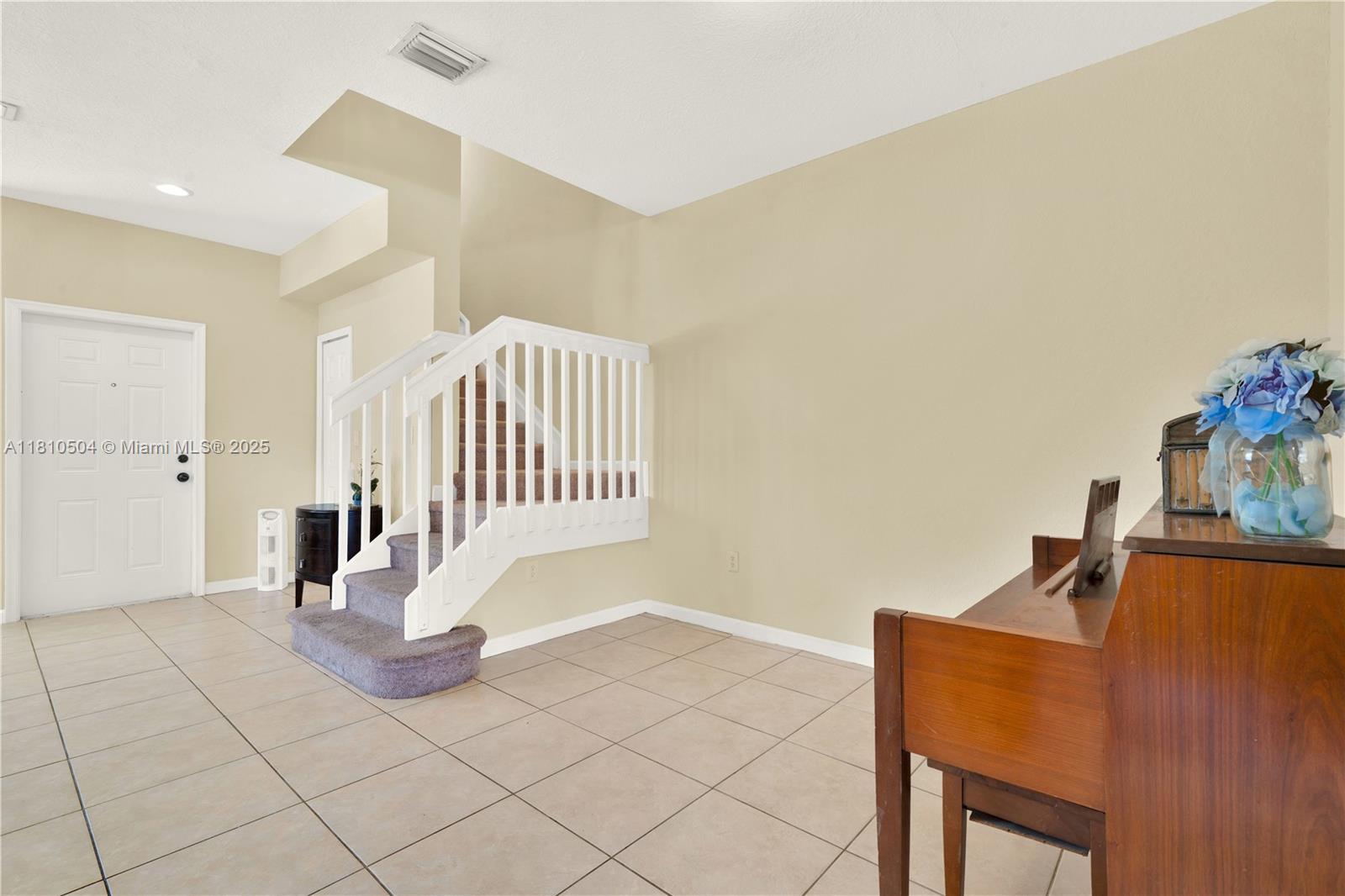 2529 Se 15th Pl Property Photo 8