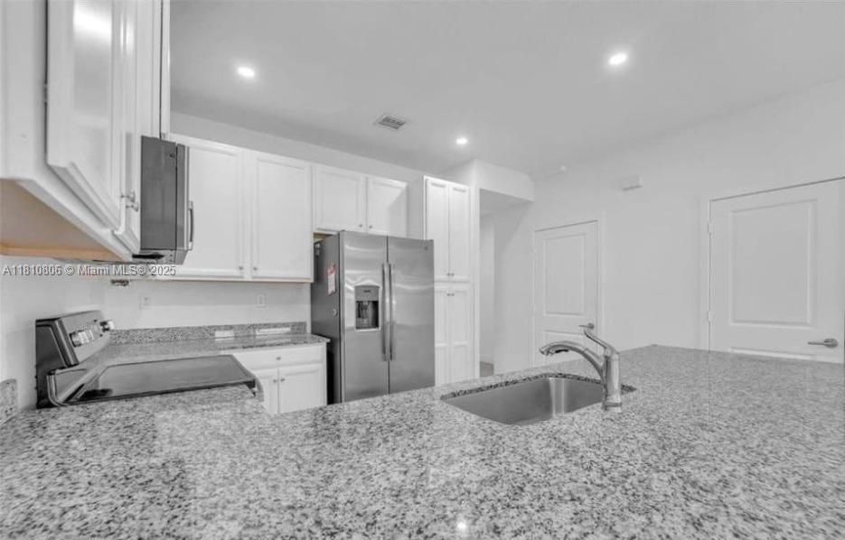 10933 Sw 235th Ln 10933 Property Photo 6