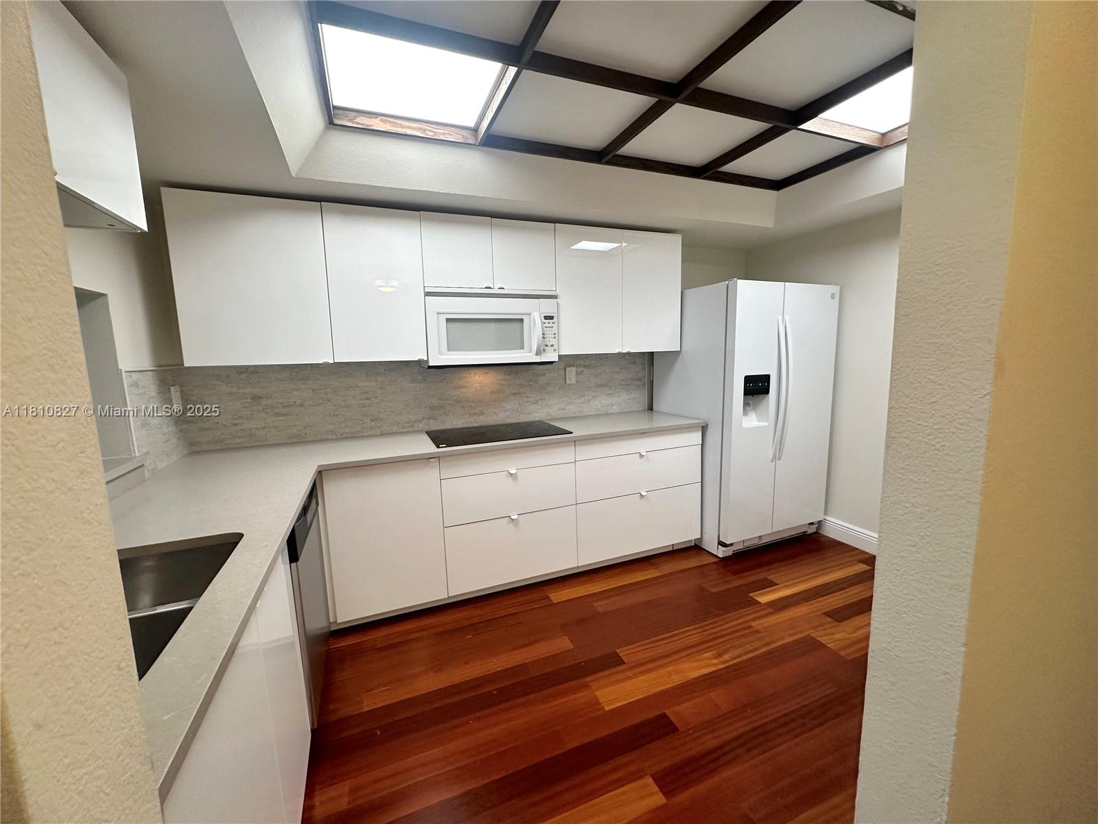 520 Brickell Key Dr A811 Property Photo 14