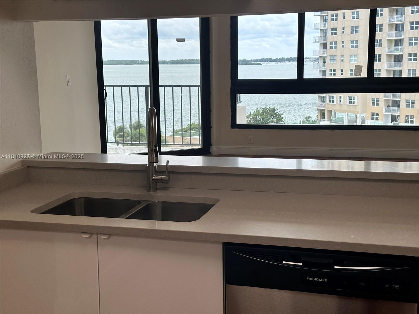 520 Brickell Key Dr A811 Property Photo 17